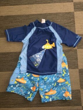 Skin Navy & Light Blue Submarine Swim Rashguard Set